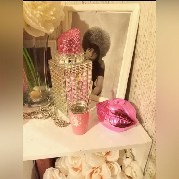 SUPER CUTE Pink Lipstick Purse with Detachable Strap - Picture 7 of 10